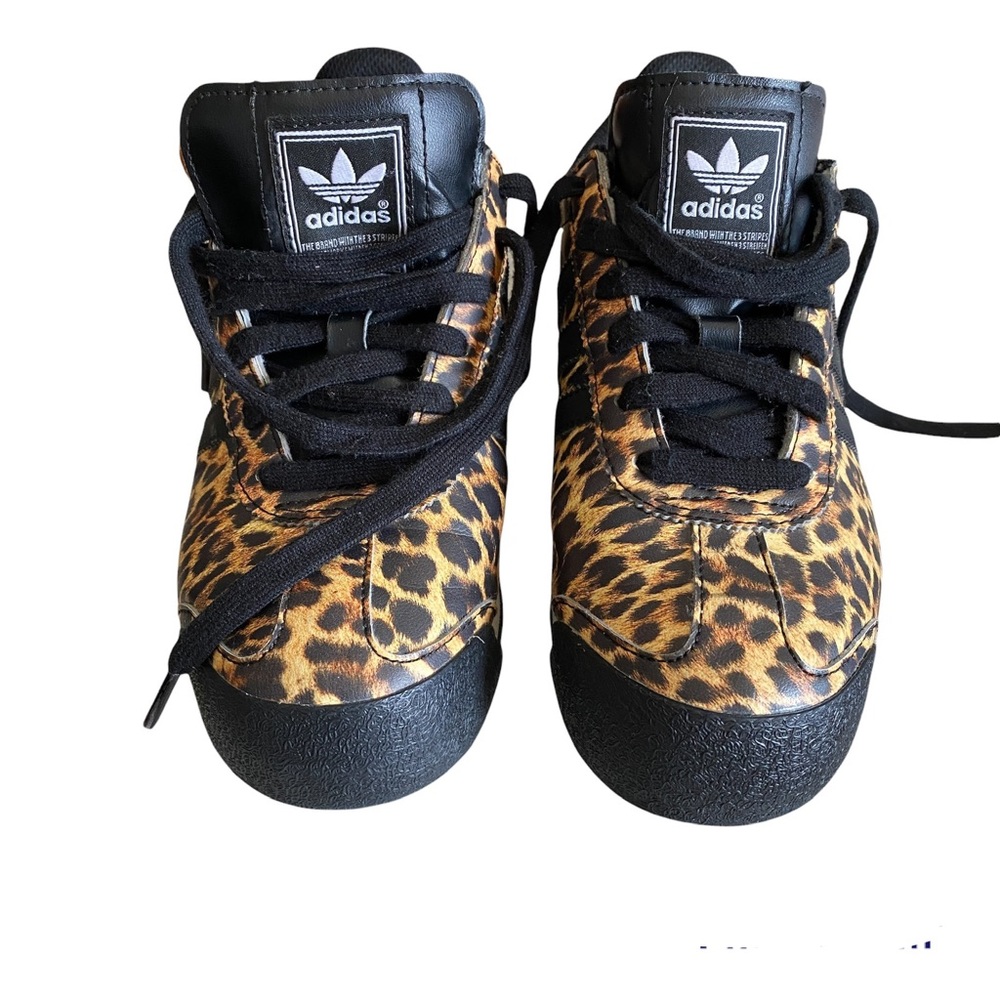 Adidas Women’s Shoes Samoa Rare Size 6 Animal Print